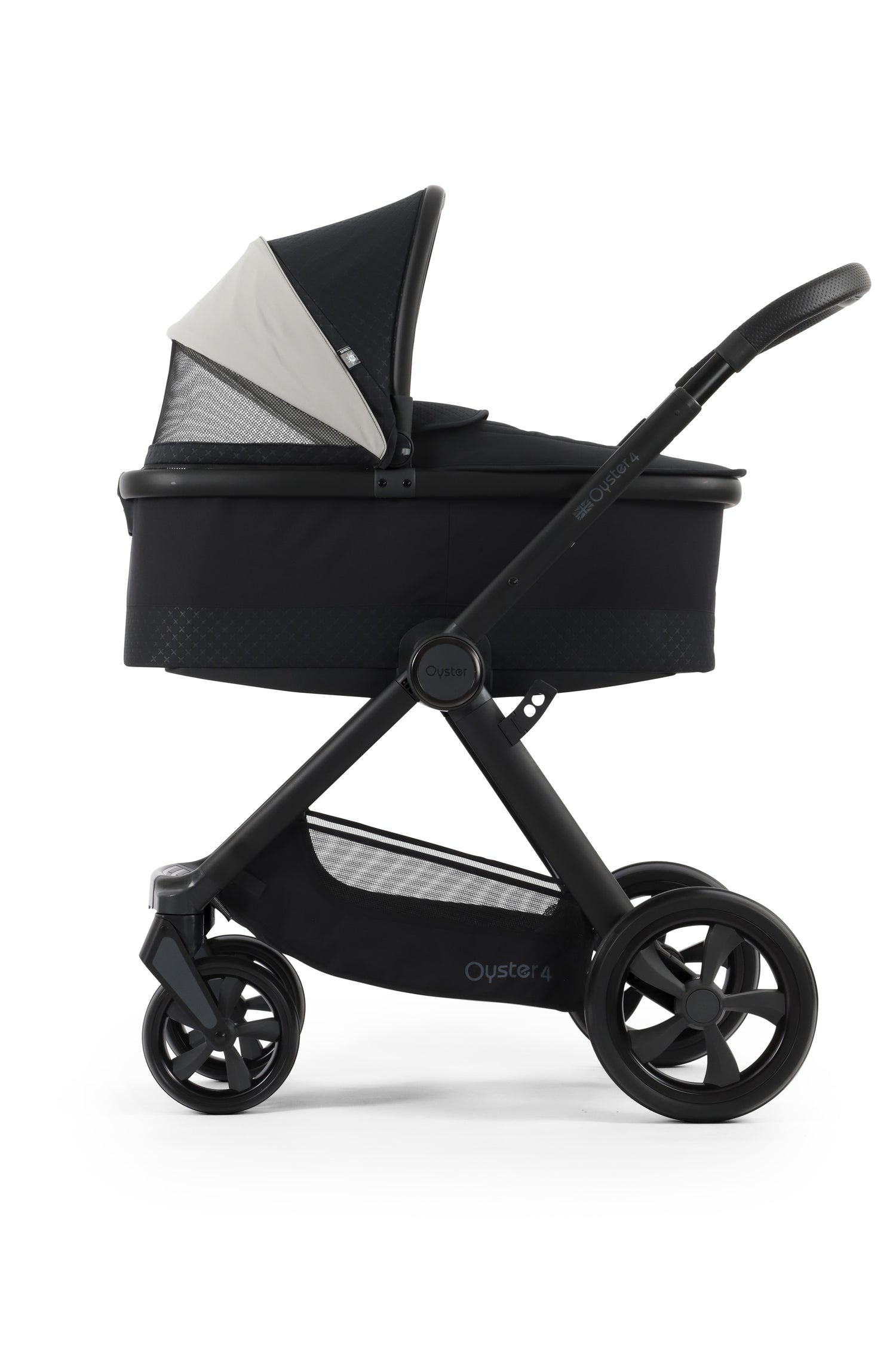 Babystyle Oyster 4 Luxury 7 Piece Travel System Bundle - Raven