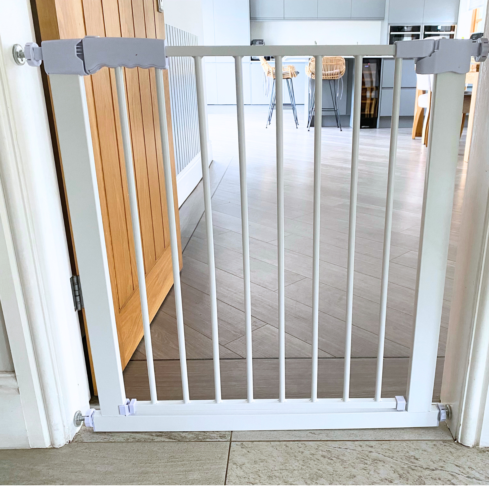 Stair gate store 69cm pressure fit