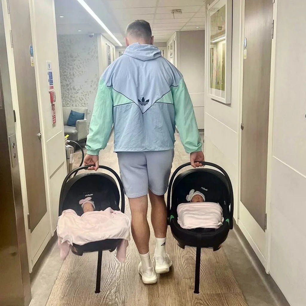 My Babiie i - Size Infant Carrier and ISOFIX base (40 - 87cm) - Clearance "Grade A Return" - For Your Little One