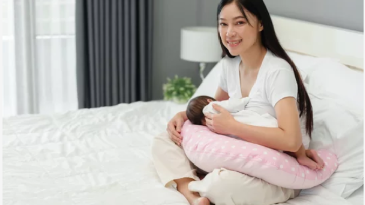 Comfort and Convenience: Nursing Pillows Help Baby-Feeding