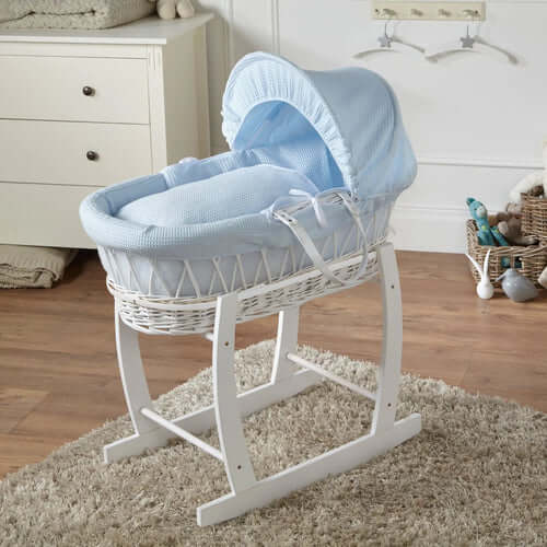 Can a baby sleep in Moses basket overnight? - For Your Little One