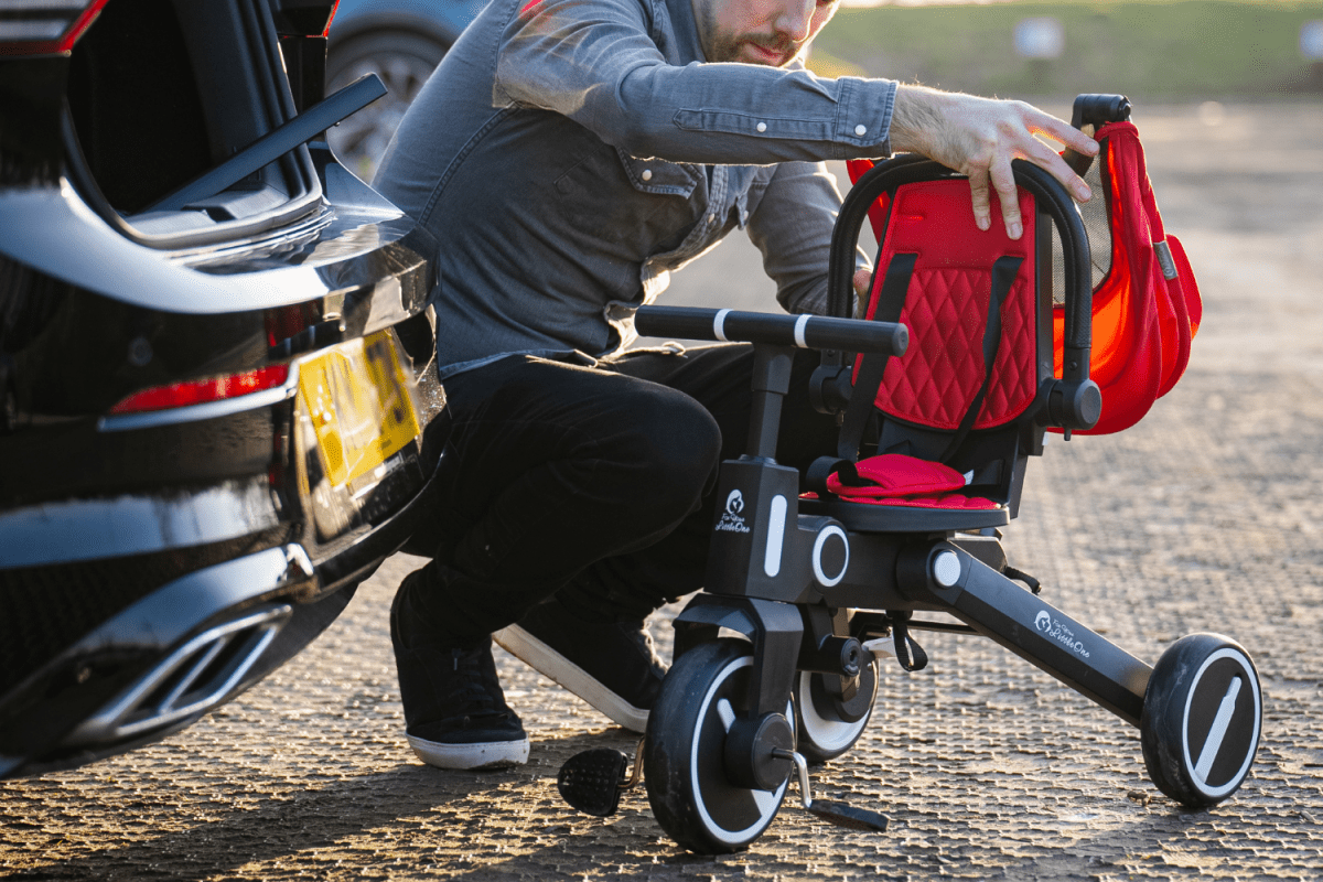 Pram Folding Made Easy - For Your Little One