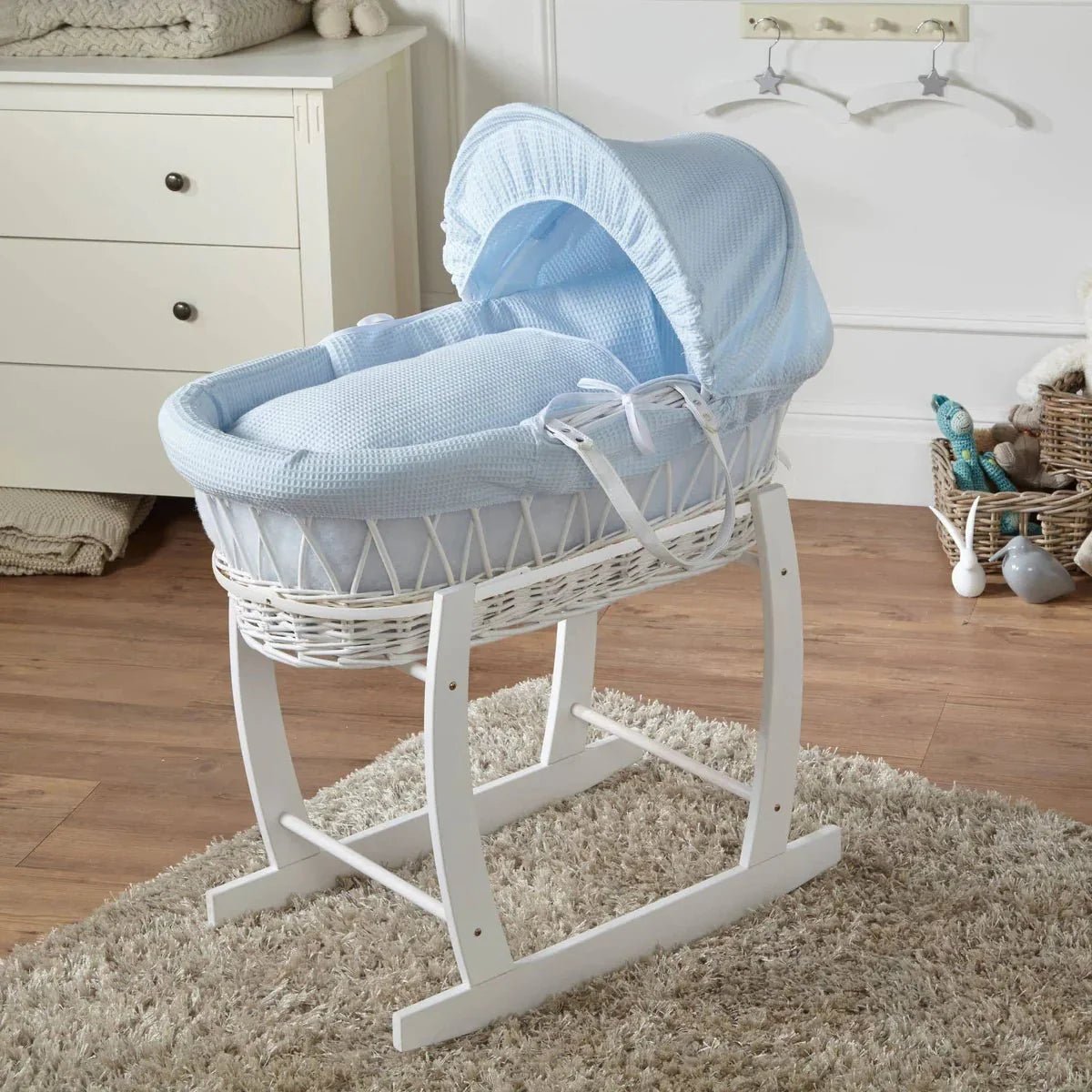The Ultimate Guide: A Step-by-Step Tutorial on How to Make Your Own Moses Basket - For Your Little One