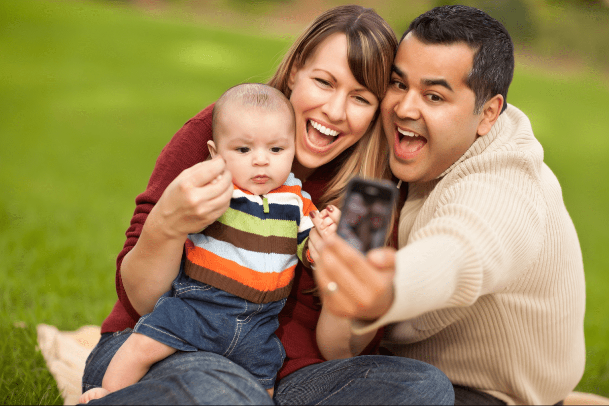 Tips for Capturing the Perfect Photos of Your Little One - For Your Little One
