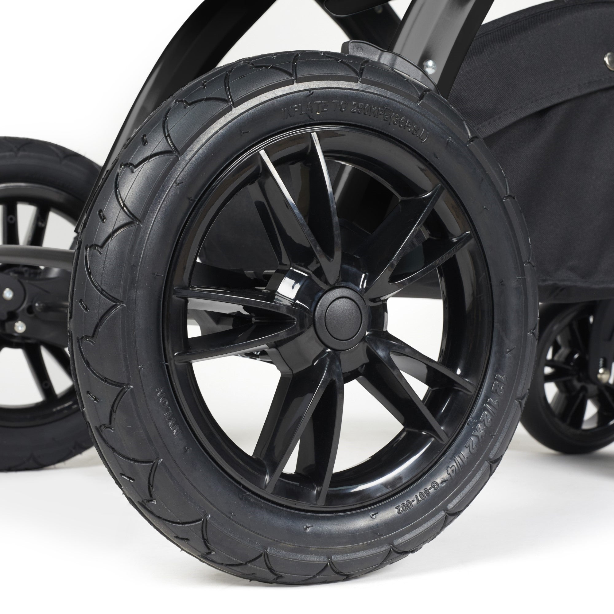 Ickle Bubba Stomp Luxe All-in-One Travel System With Isofix Base - Black / Charcoal Grey / Black   