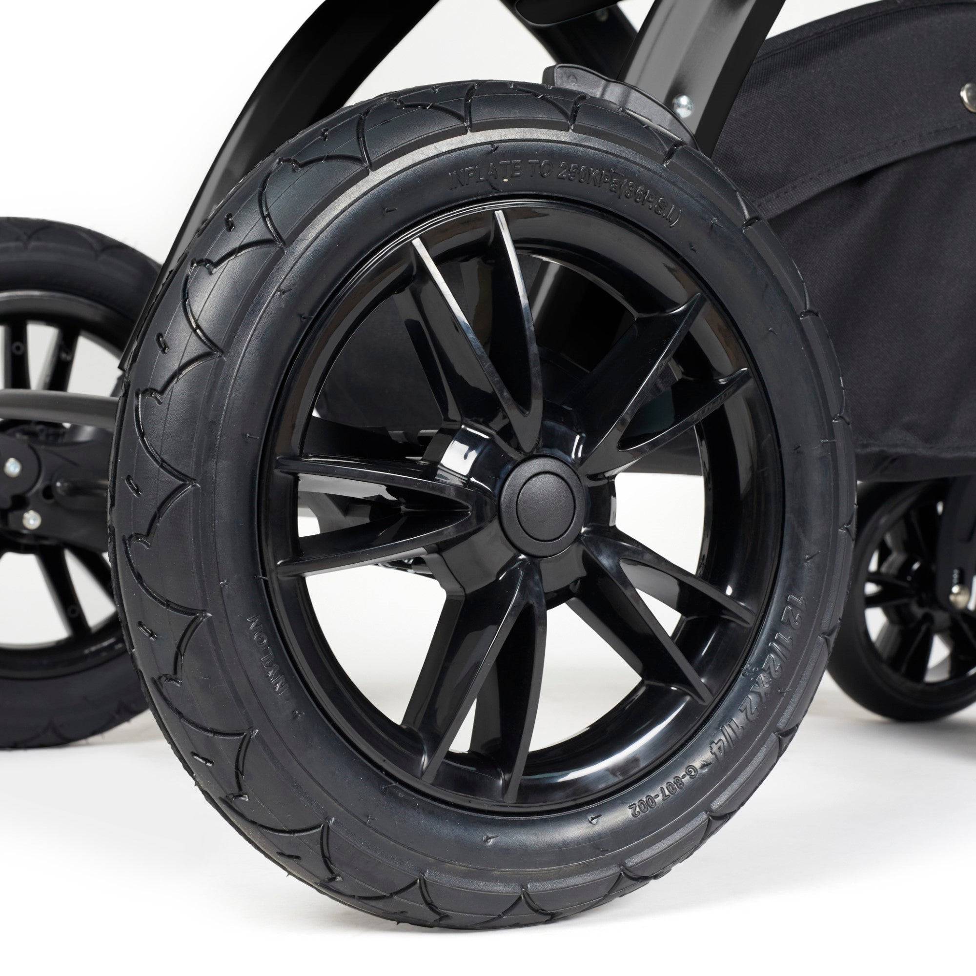 Ickle Bubba Stomp Luxe All-in-One Travel System With Isofix Base - Black / Charcoal Grey / Tan   