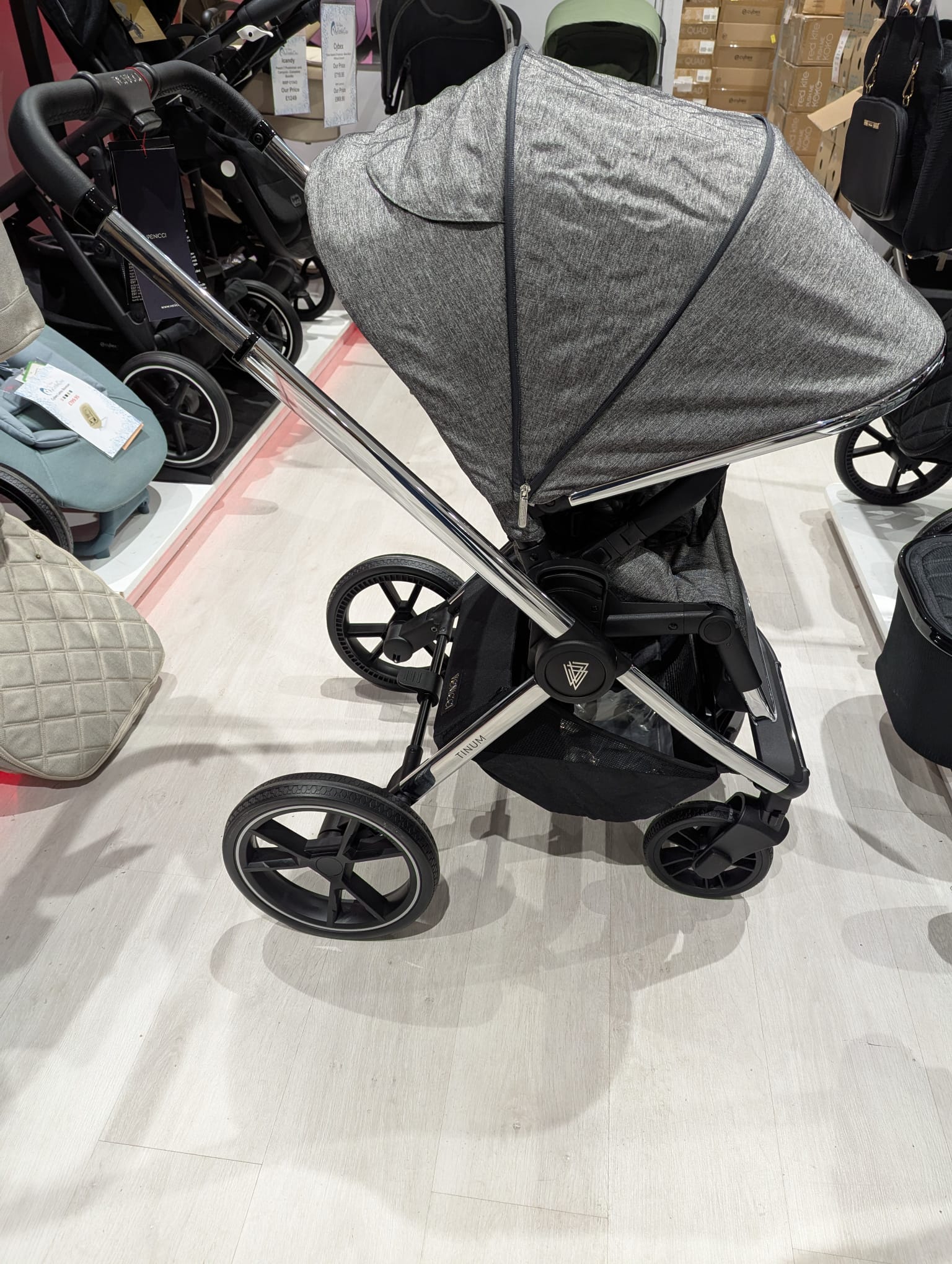 Venicci Tiunum Grey Pushchair **Showroom Display**