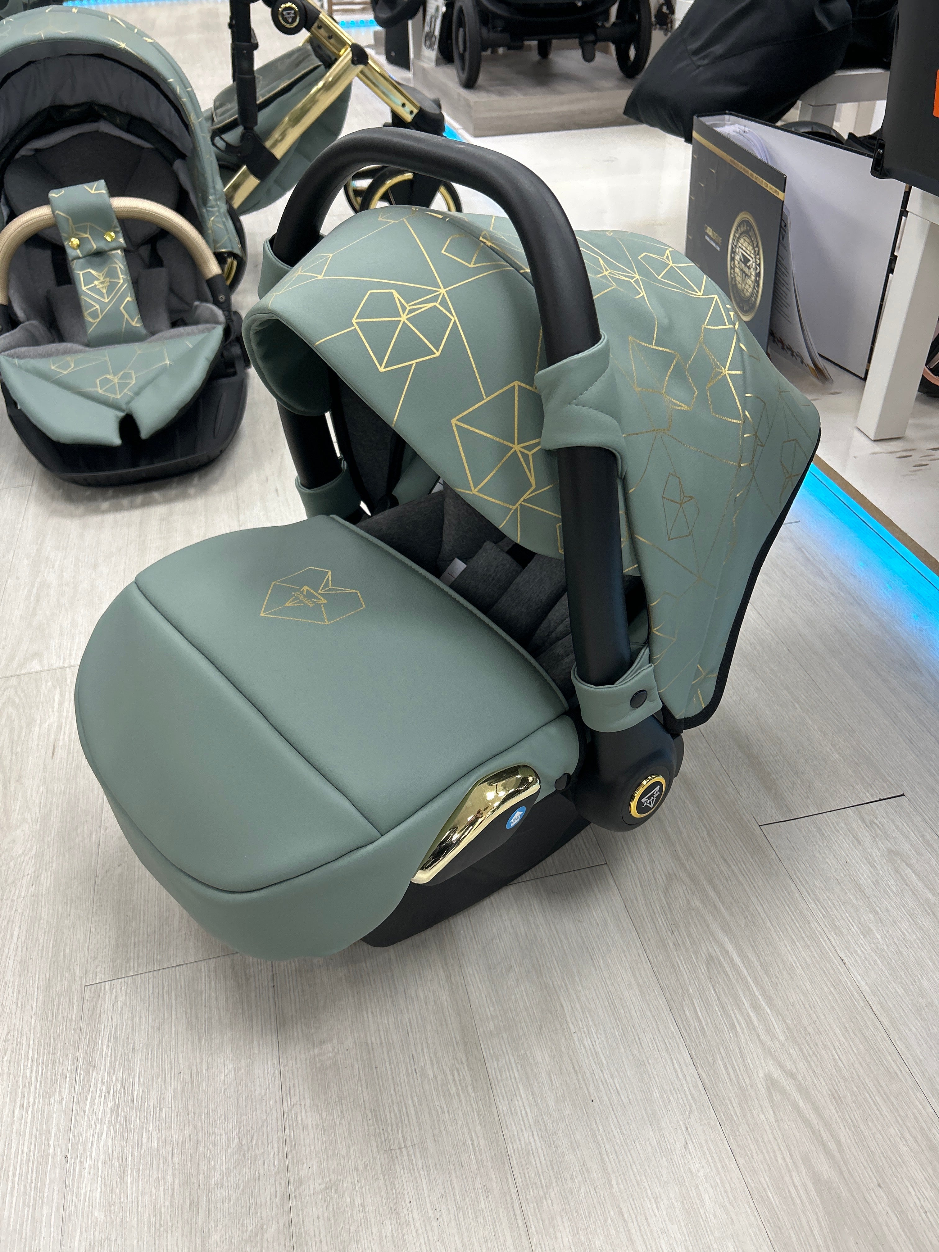 Junama Heart Green 3in1 Travel System (Showroom Display)