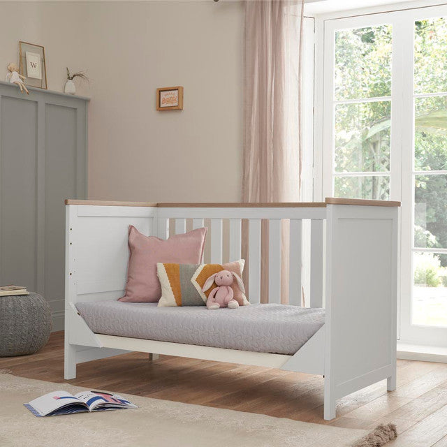 Tutti Bambini Verona Cot Bed - White/Oak   