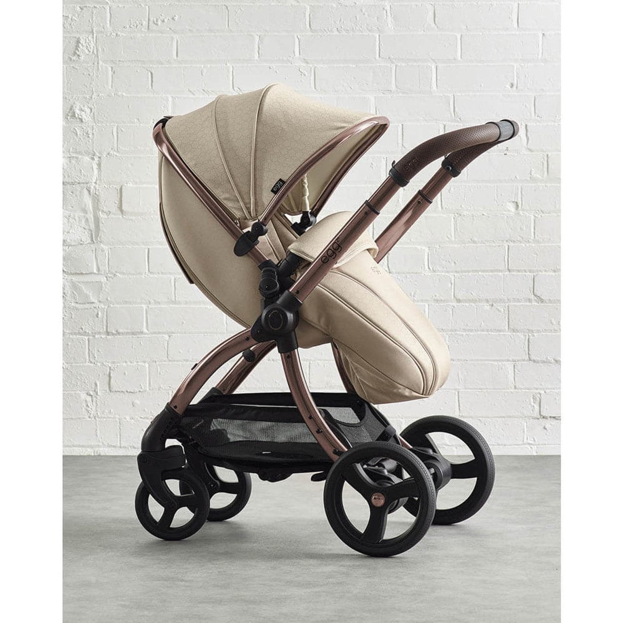 Egg® 2 Luxury Cloud T i-Size Special Edition Bundle - Feather Geo -  | For Your Little One