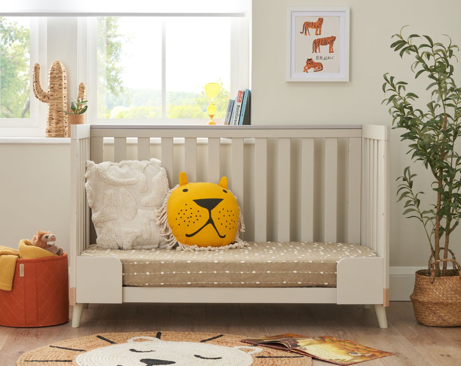 Tutti Bambini Hygge Mini Cot Bed - Light Oak/White Sand