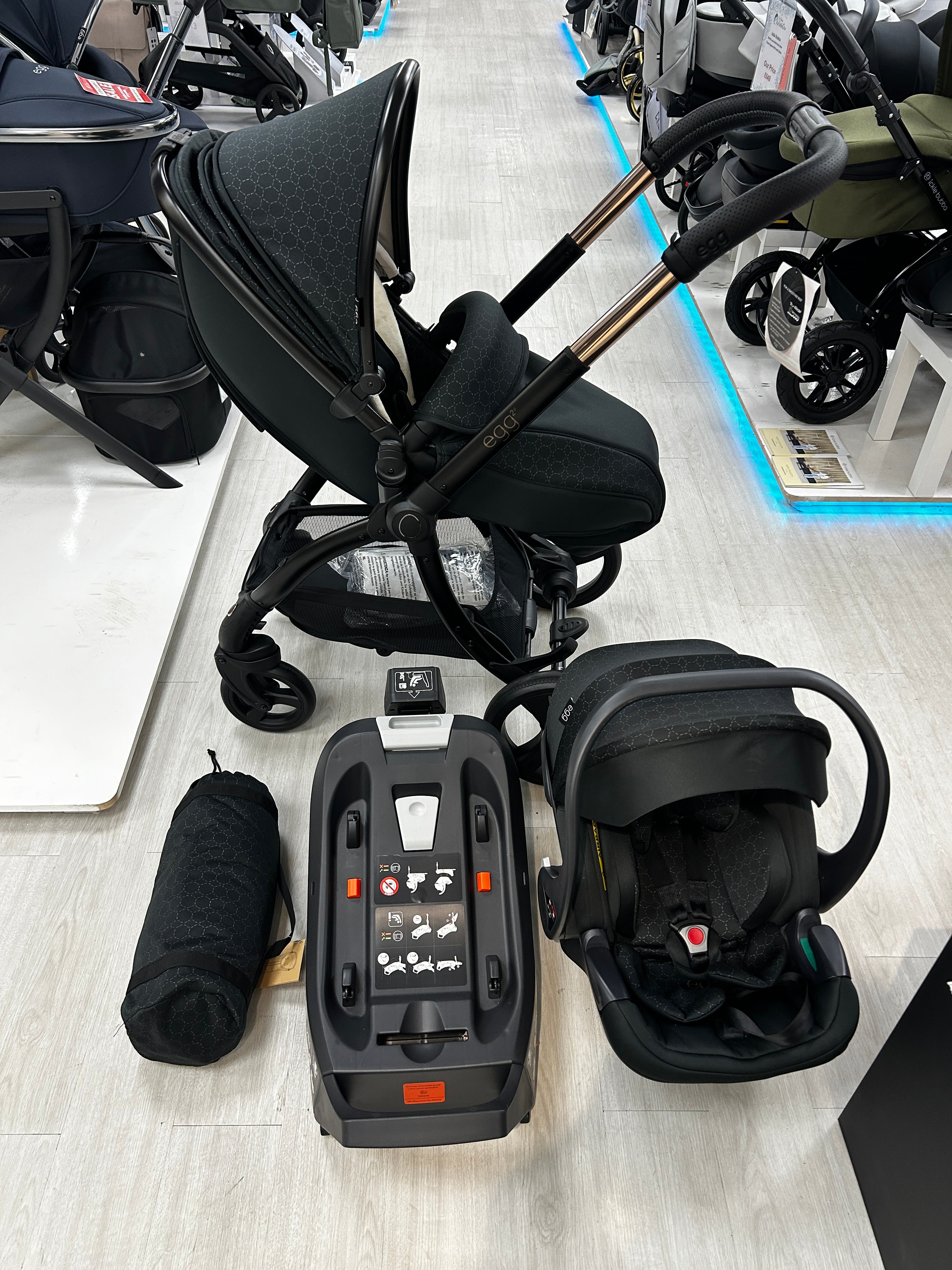 Egg® 2 Luxury Shell i-Size Special Edition Travel System Bundle - Black Geo (Showroom Display)