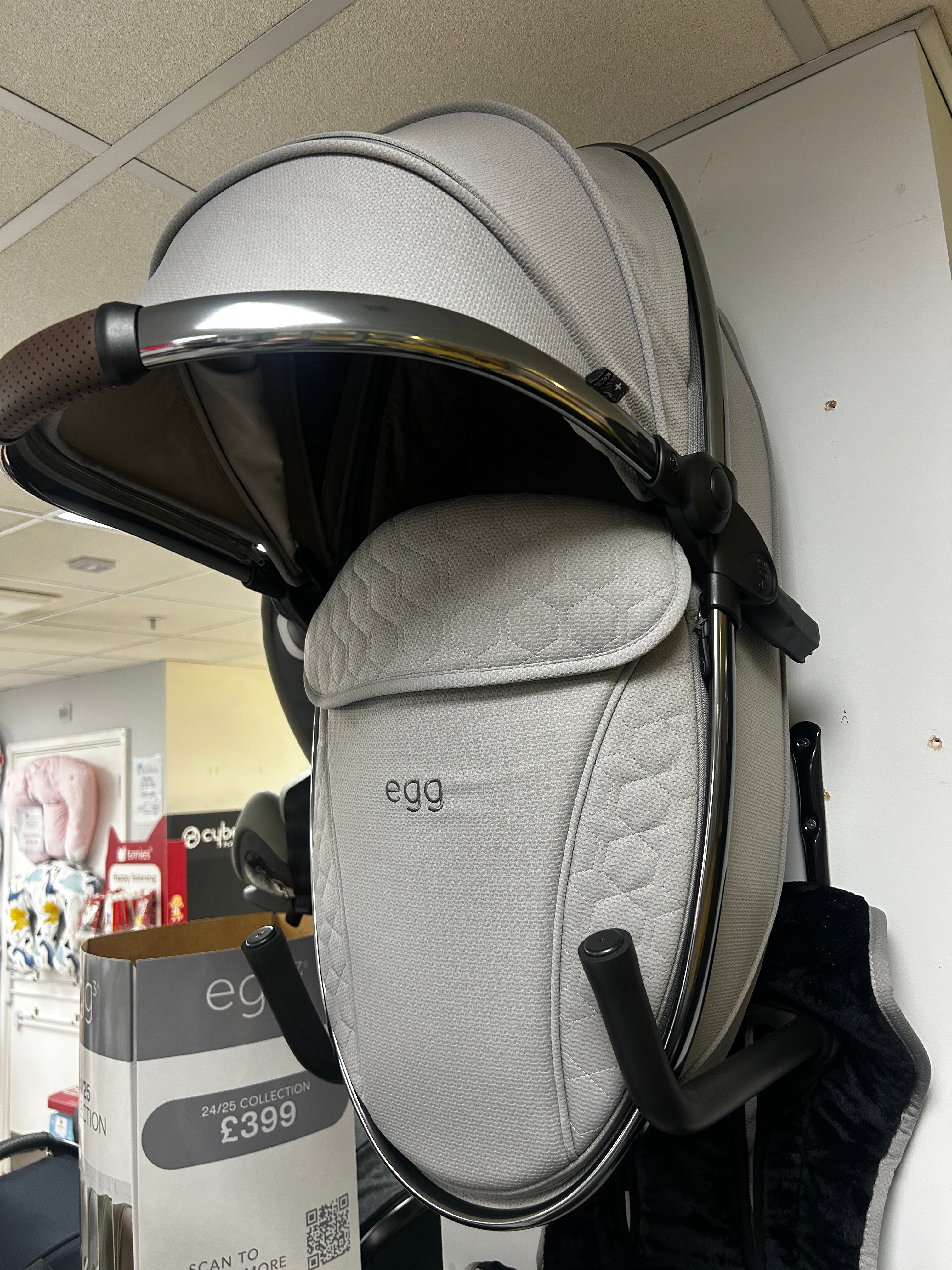 Egg® 3 Luxury Shell i-Size Travel System Bundle - Glacier (Showroom Display)