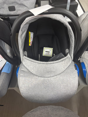 Newborn car seat with grey fabric canopy and carry handle