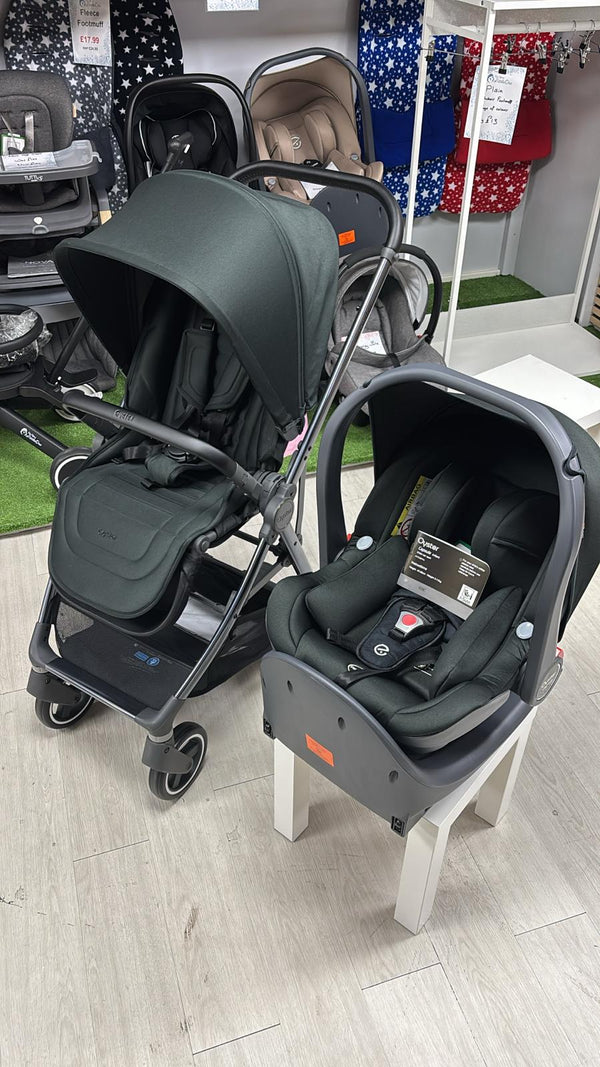 Babystyle Gravity+ Pushchair with car seat and isofix base - Showroom Display Model