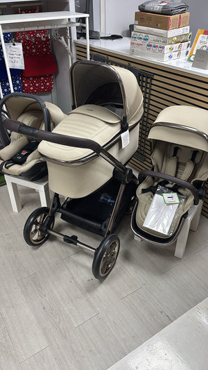 Oyster 4 in Buttermilk - Essential Bundle - Showroom Display Model