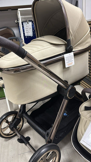 Oyster 4 in Buttermilk - Essential Bundle - Showroom Display Model