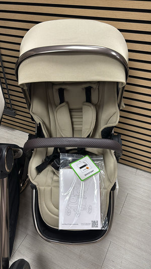 Oyster 4 in Buttermilk - Essential Bundle - Showroom Display Model