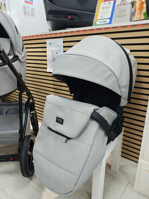 **Display Model** - Mee - Go 3 in 1 Plus Milano Evo 3 in 1 Plus Travel System - Stone Grey - For Your Little One