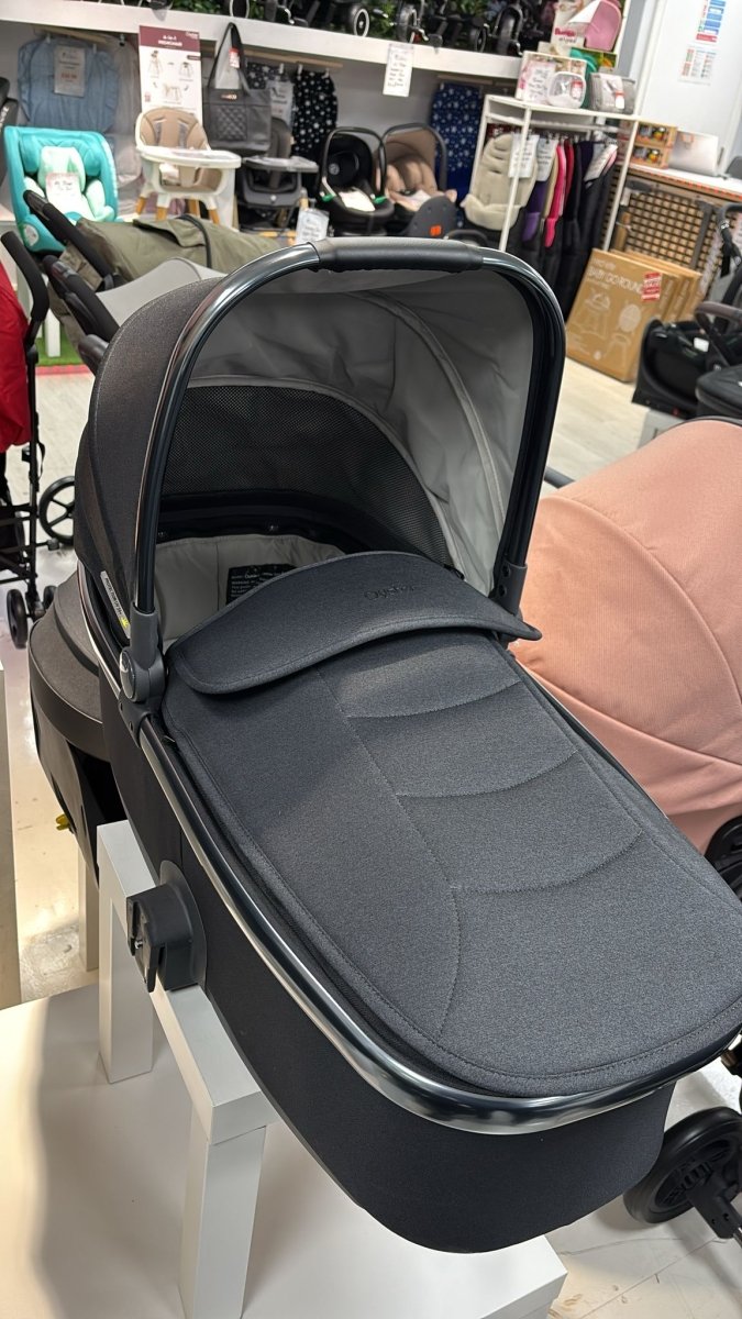 Showroom Clearance - Oyster 3 Carbonite 2 in 1 - For Your Little One