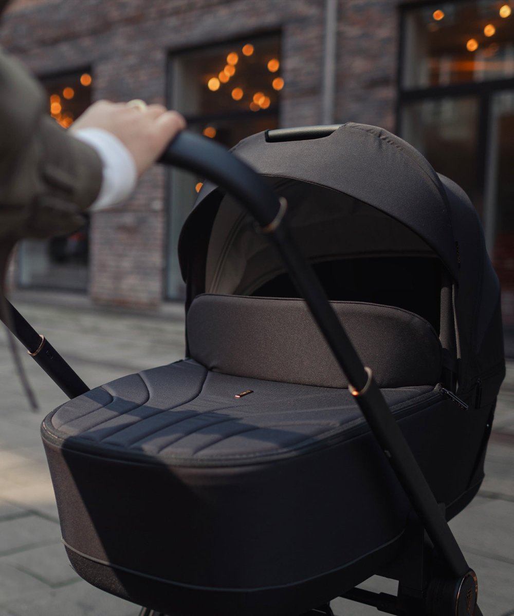 Venicci Claro 3 In 1 Travel System + Base - Noir - For Your Little One