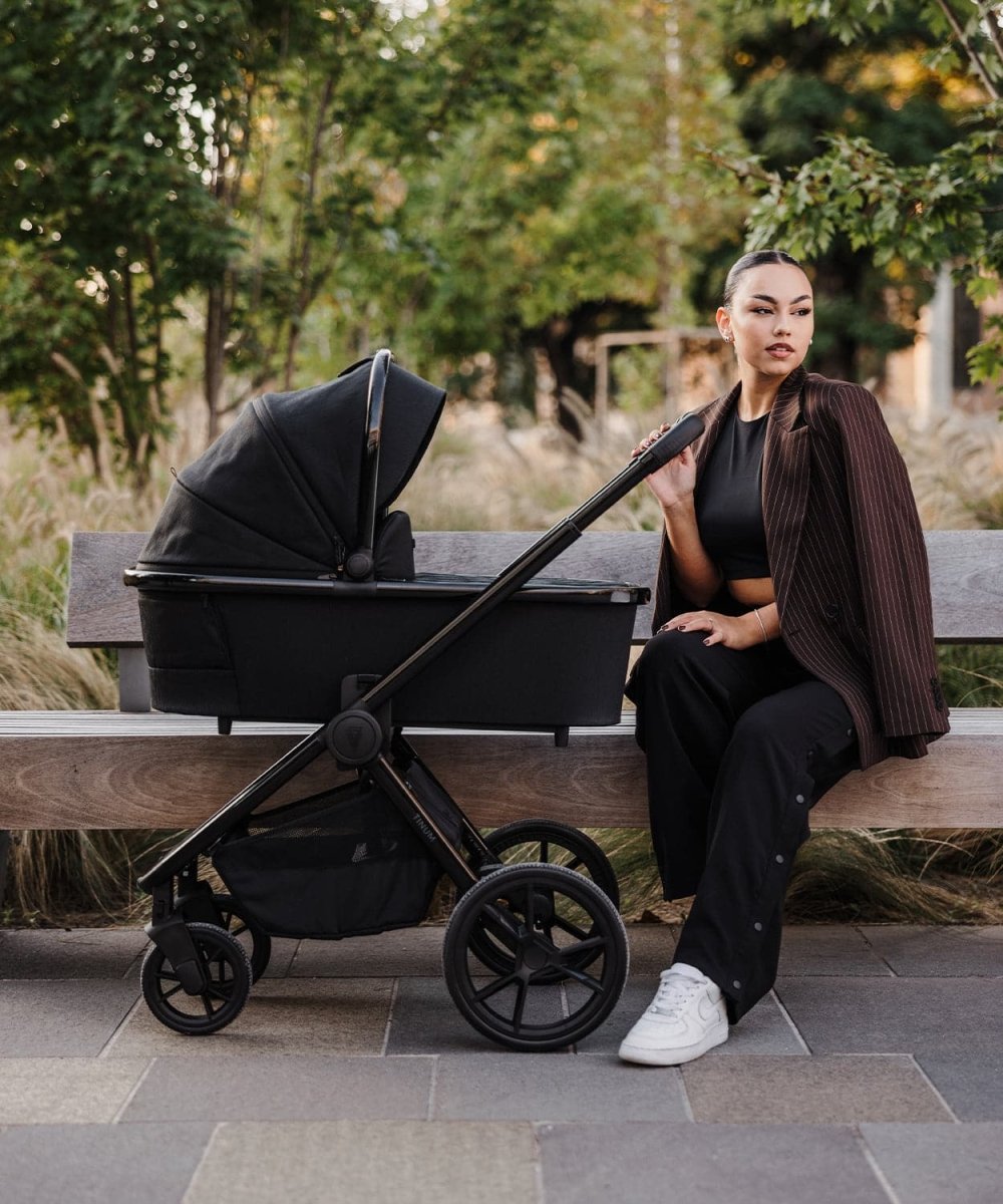 Venicci Tinum Edge 3 In 1 + Base Bundle Travel System - Raven FREE Parasol & Carrycot Elevators - For Your Little One